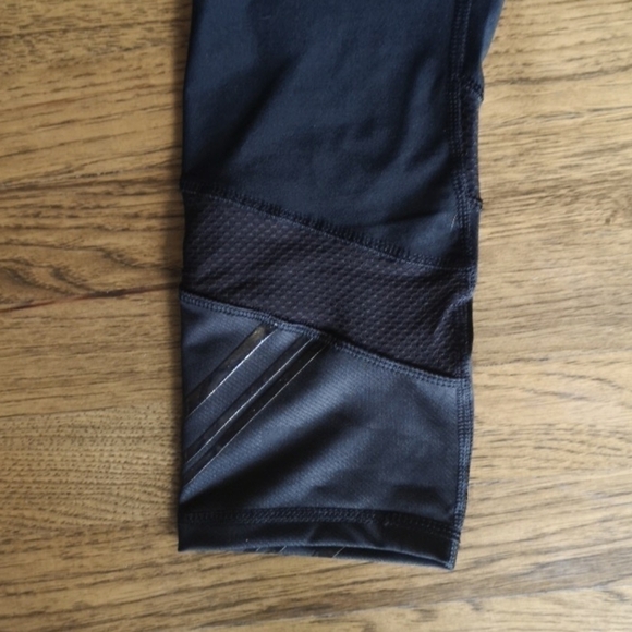 REEBOK Black Multitextured Camouflage RBX Crops M - Picture 7 of 9